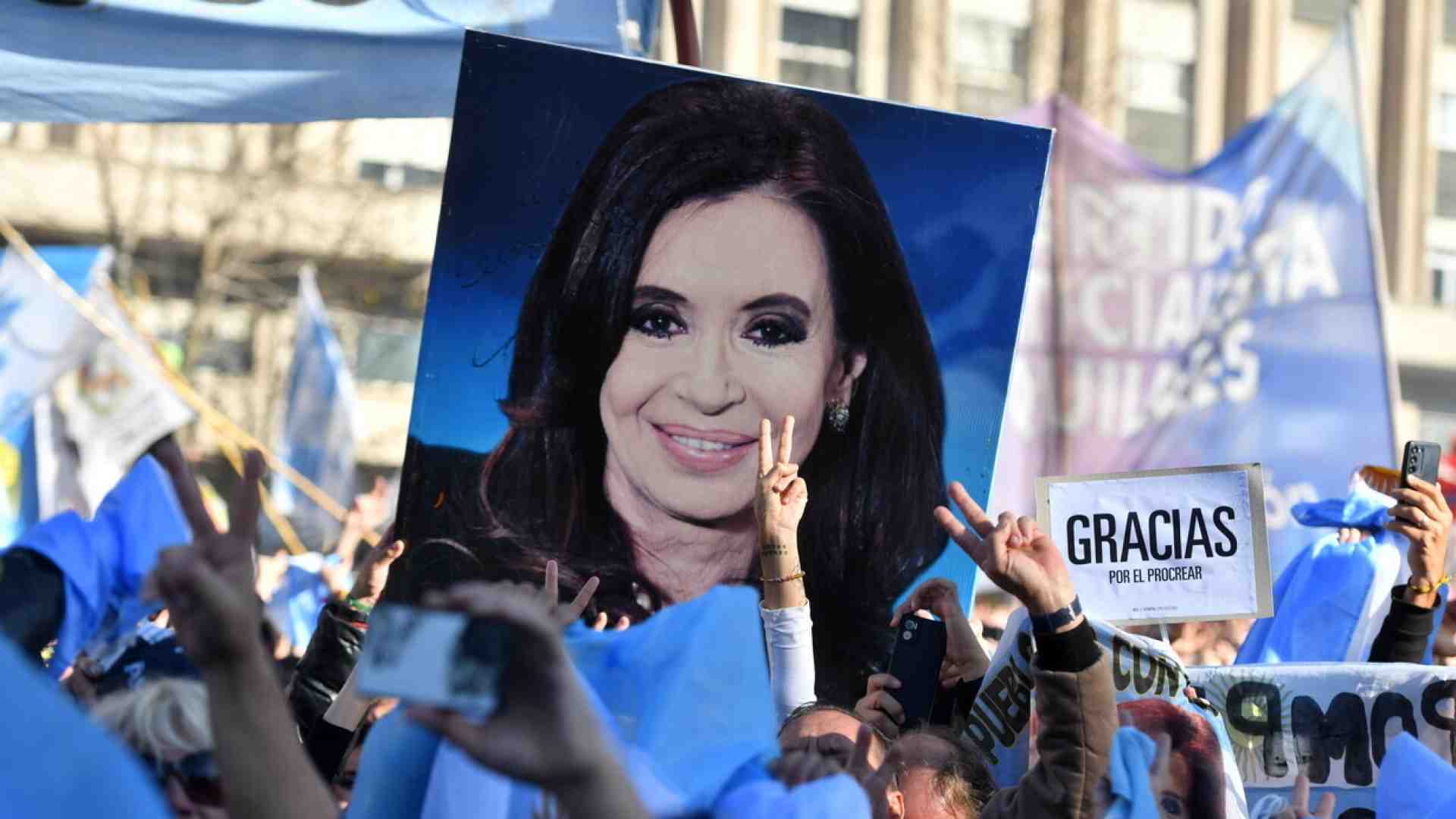 La condanna rilancia Cristina Kirchner a capo del fronte anti Milei