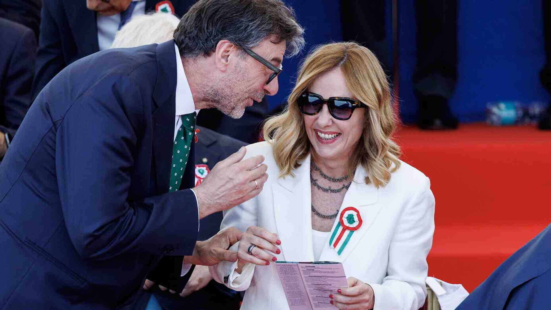 I salari scendono ma i consensi del governo no. Come si spiega?