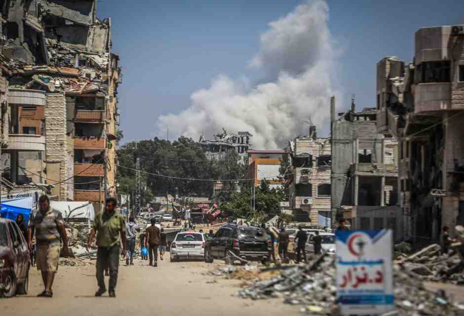 Raid israeliano colpisce la chiesa della Sacra Famiglia a Gaza. Meloni: "Attacchi inaccettabili"