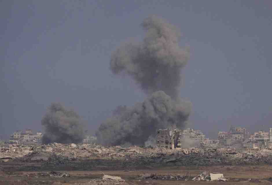 Un raid israeliano colpisce l’unica chiesa cattolica di Gaza. Morti e feriti. La reazione vaticana