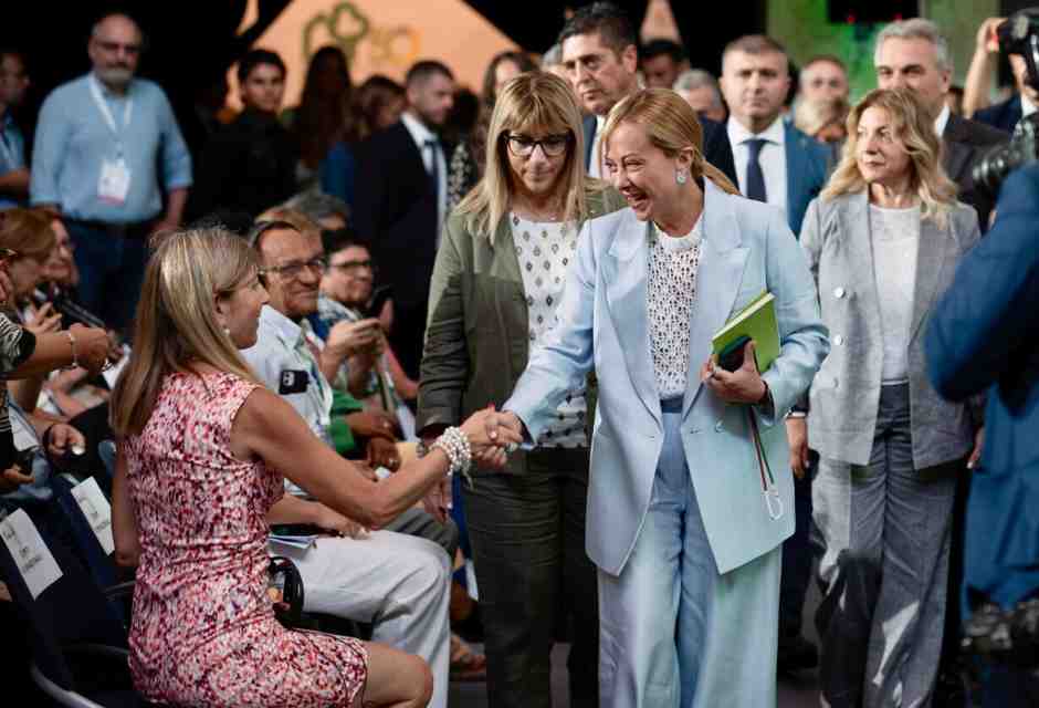 Meloni si prende la Cisl mentre i riformisti del Pd sbuffano