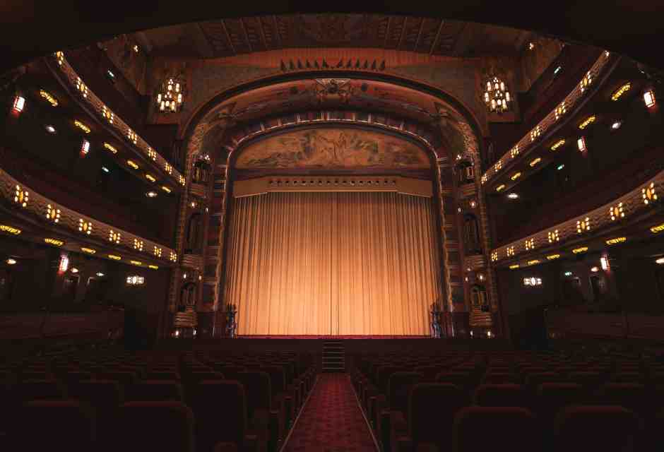 Bentornata Norma, anche se con una regia orrenda e senza un’idea forte