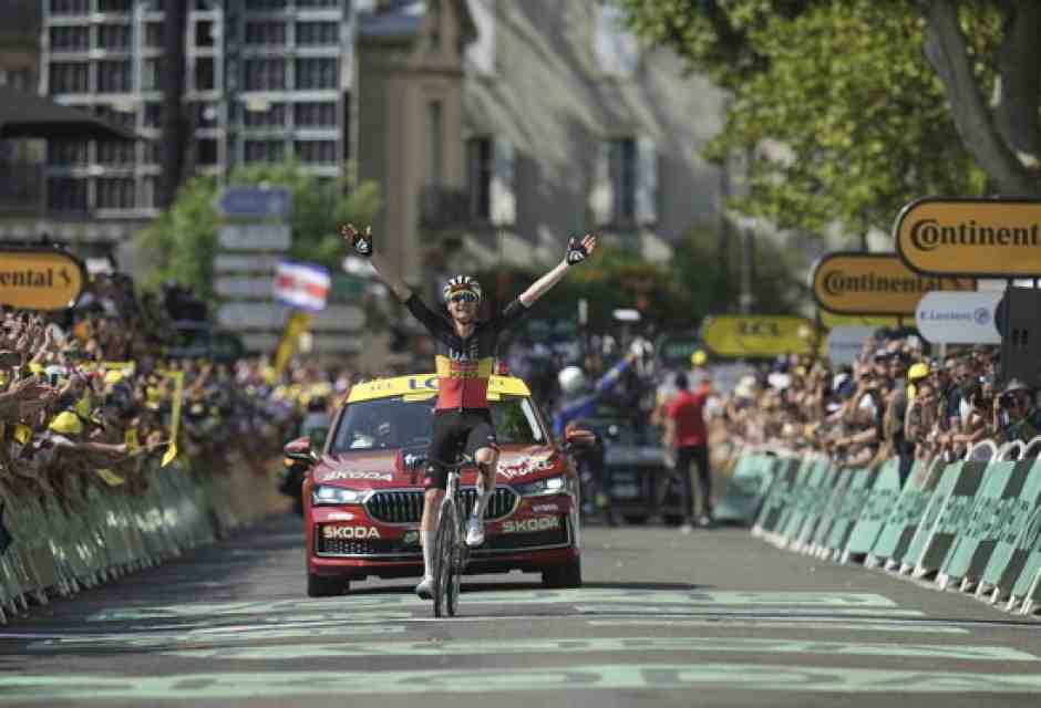 Tim Wellens ha vinto a Carcassonne la tappa del carnevale del Tour de France