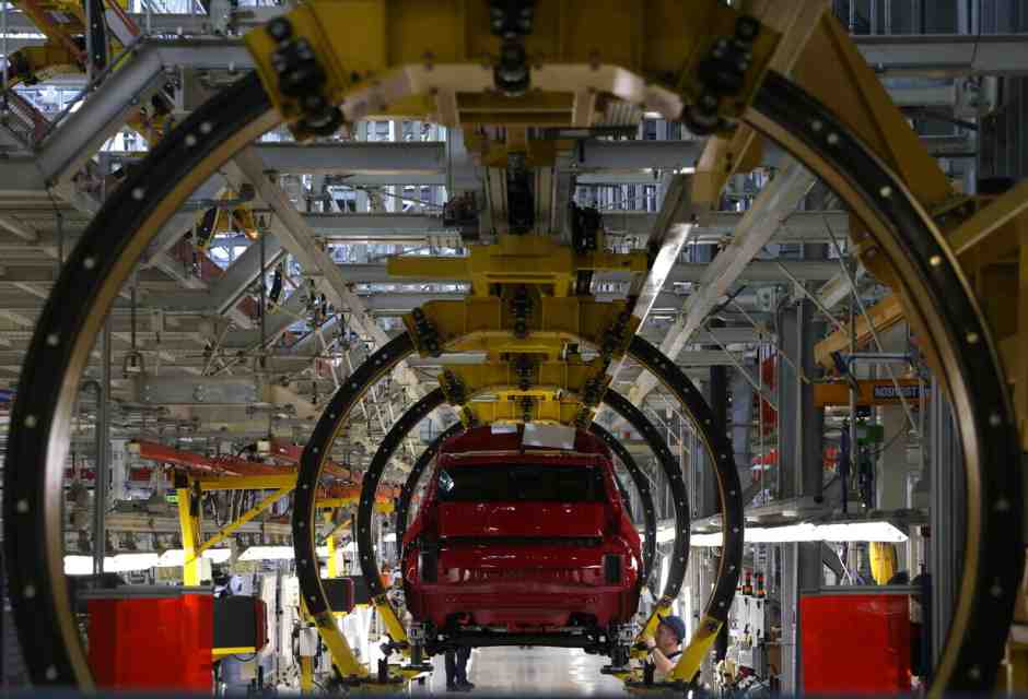 Stellantis: perdita netta per 2,3 miliardi nel primo semestre. Anche per colpa dei dazi