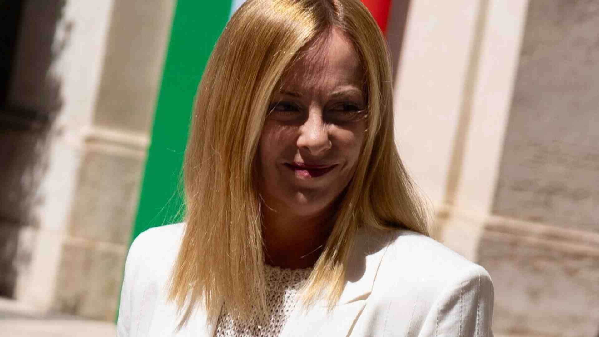 Ravioloni, seppie e gelato: la cena a casa di Meloni per le regionali. "Non possiamo perdere le Marche"