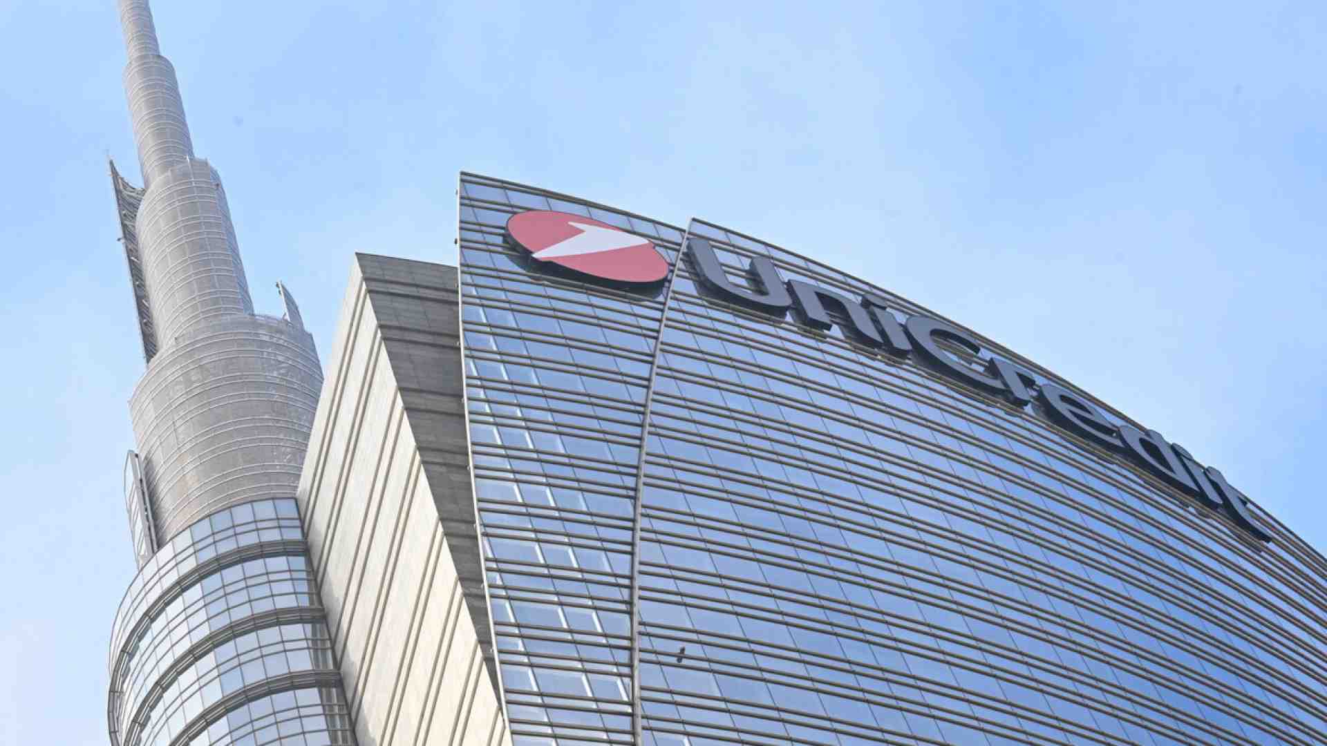 Unicredit si ritira. Orcel getta la spugna su Banco Bpm, ma Savona salva l’indipendenza della Consob