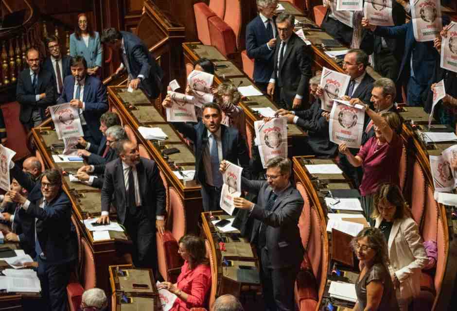 Passa la separazione delle carriere. Il vecchio Pd, un tempo favorevole, si divide in tre