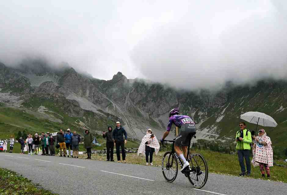Sul colle che non c'era ha vinto Ben O'Connor, il corridore che non doveva esserci