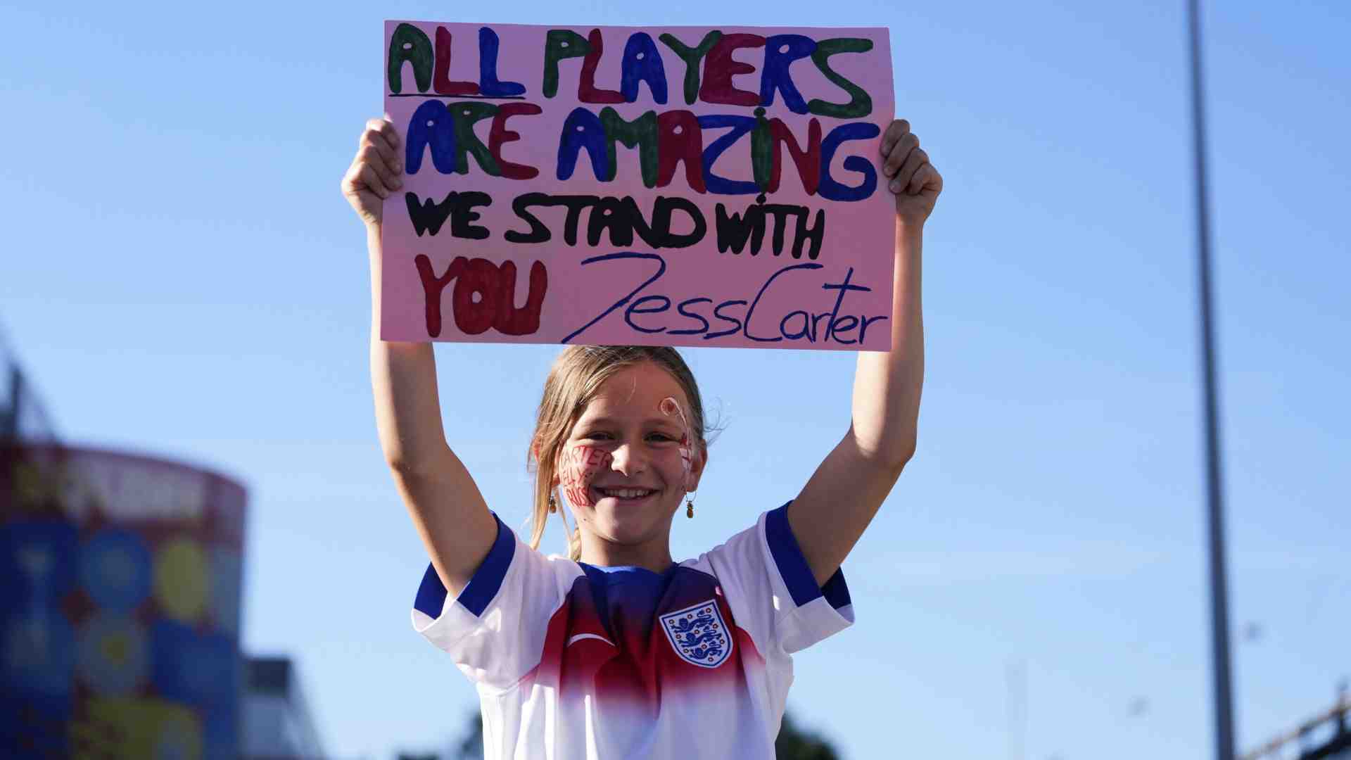 Inginocchiarsi prima delle partite non serve a nulla