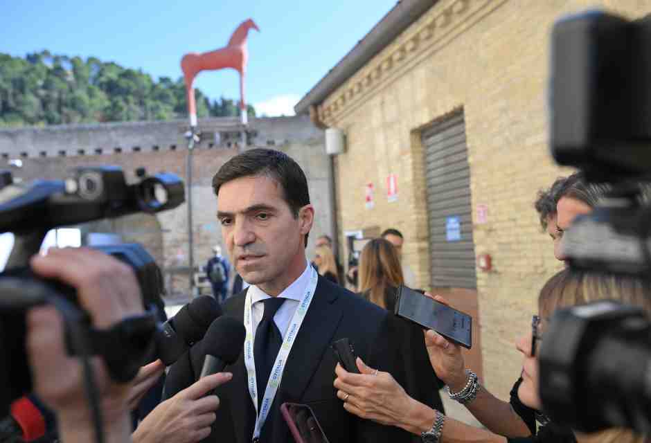 Acquaroli (FdI): "Non uso l'inchiesta contro il mio avversario Matteo Ricci. Non è nel mio stile"