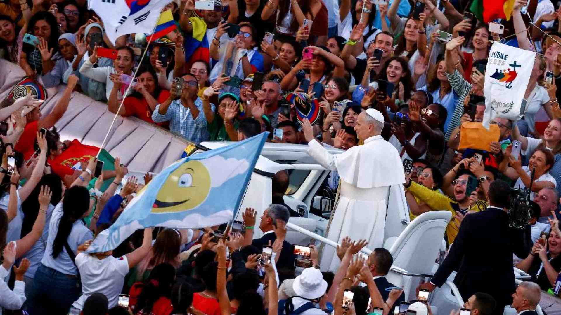 Papa Leone e il grido dei giovani in San Pietro: vogliamo la pace nel mondo