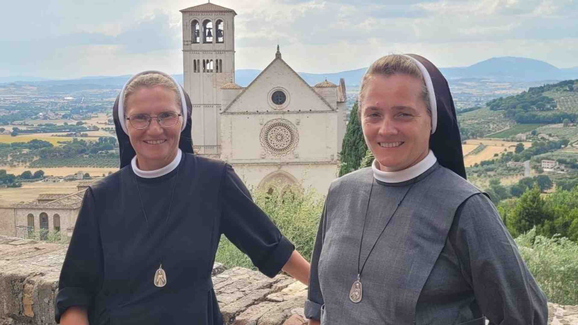 Le suore arrivate a Roma a piedi dalla Polonia per stare con i giovani