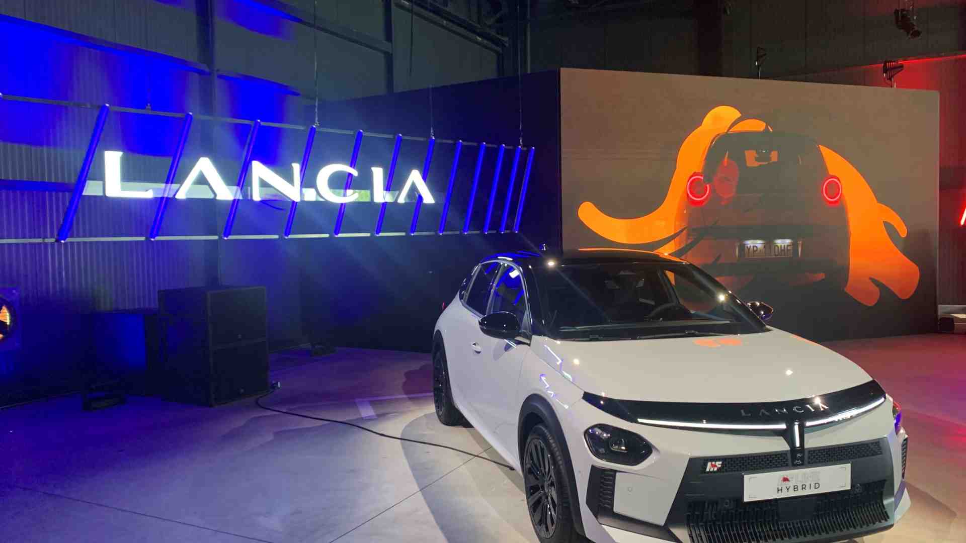 Lancia Ypsilon: arrivano la HF Line ibrida e la HF elettrica