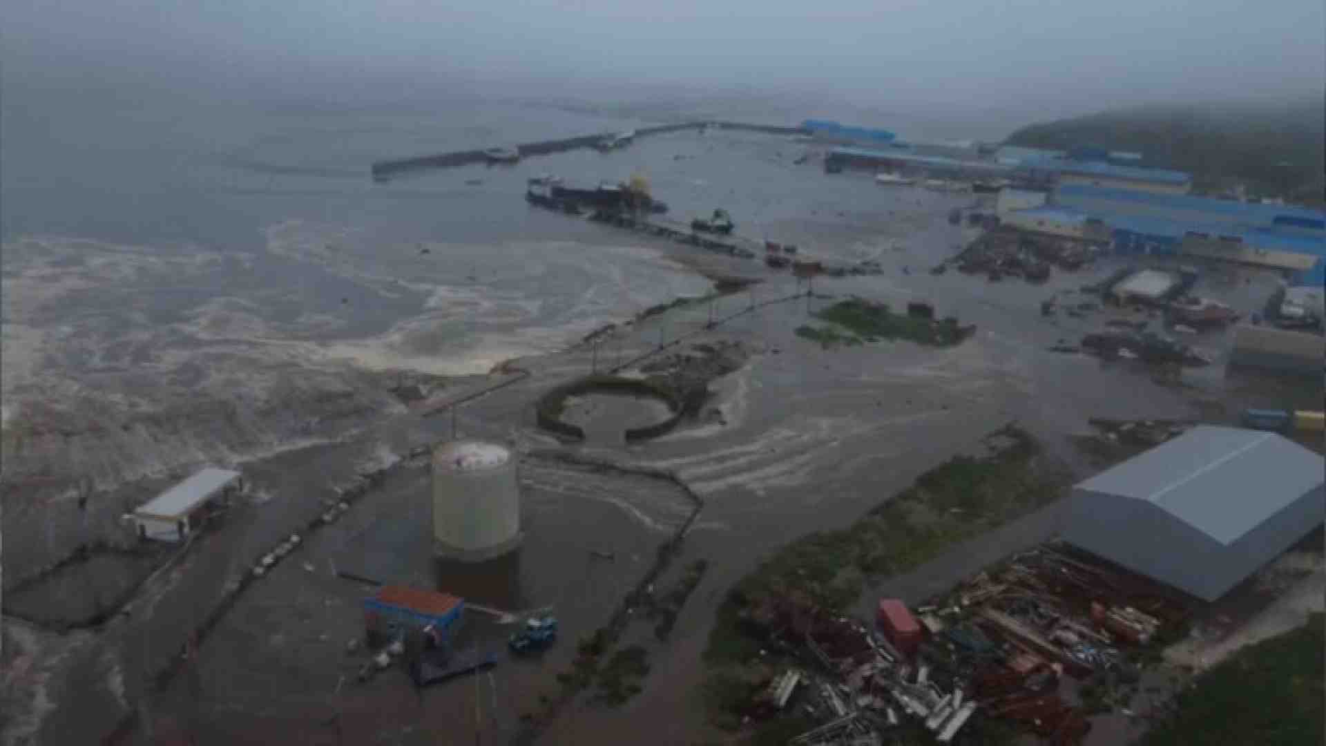 C’è stato un forte terremoto al largo della Kamchatka, Russia orientale. Uno tsunami colpisce le Hawaii