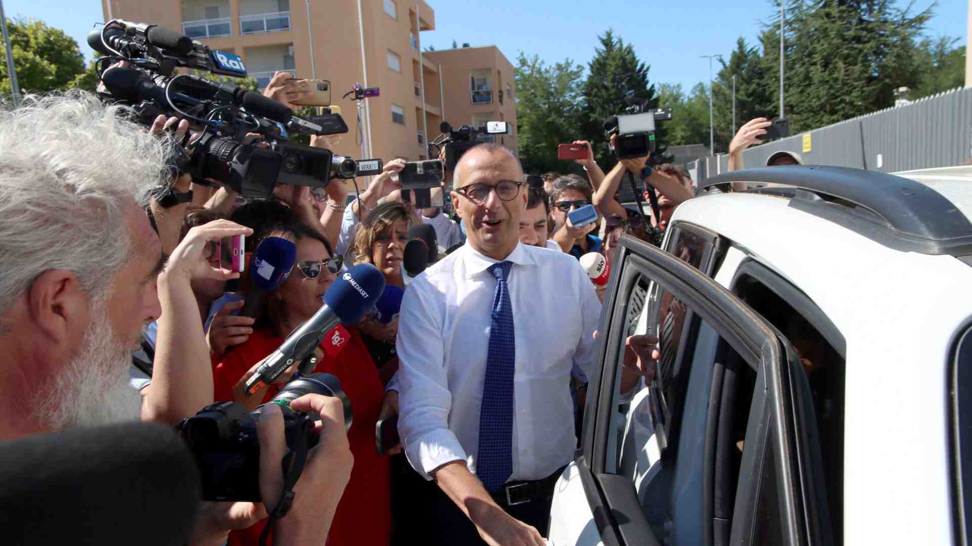 Ricci dai pm. “Ho chiarito tutto, vado avanti”. E domani Conte scioglie la riserva sulle Marche