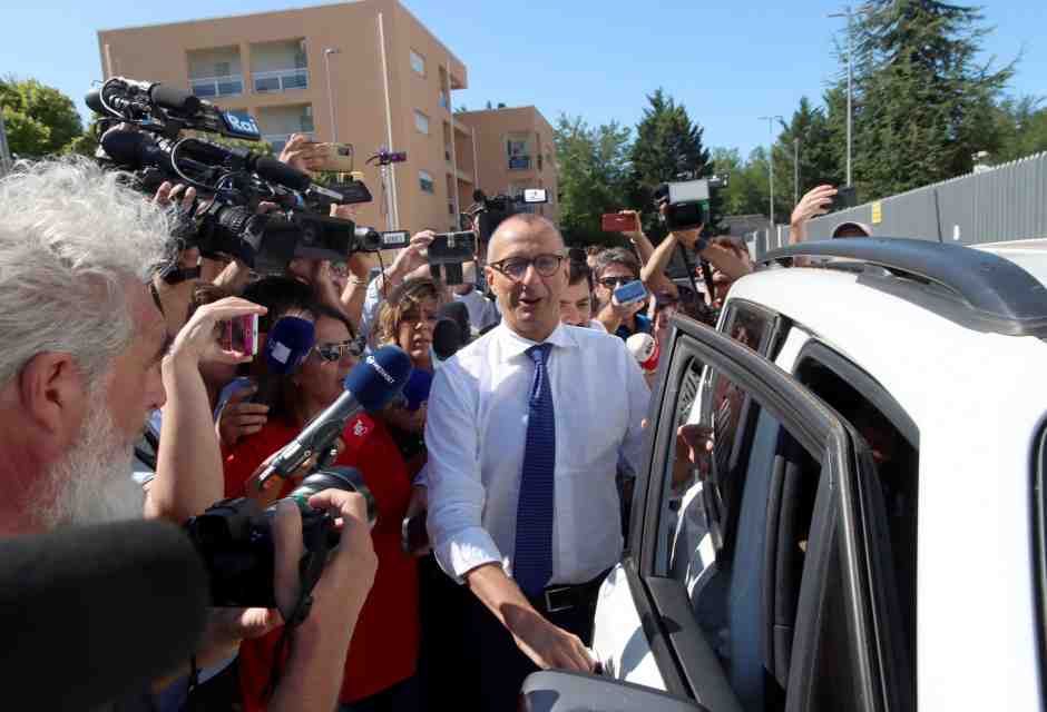 Ricci dai pm. “Ho chiarito tutto, vado avanti”. E domani Conte scioglie la riserva sulle Marche