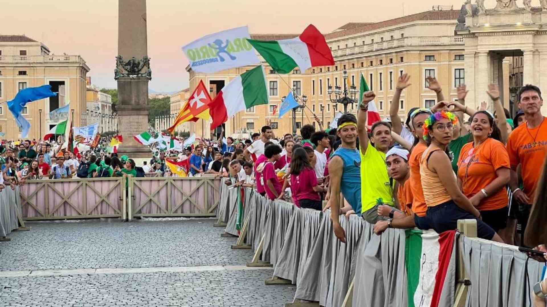 Le voci degli italiani: essere buoni cristiani per migliorare la società