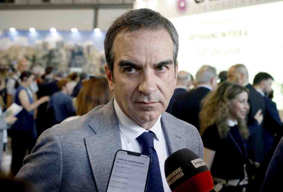 Si dimette il presidente della Calabria Roberto Occhiuto