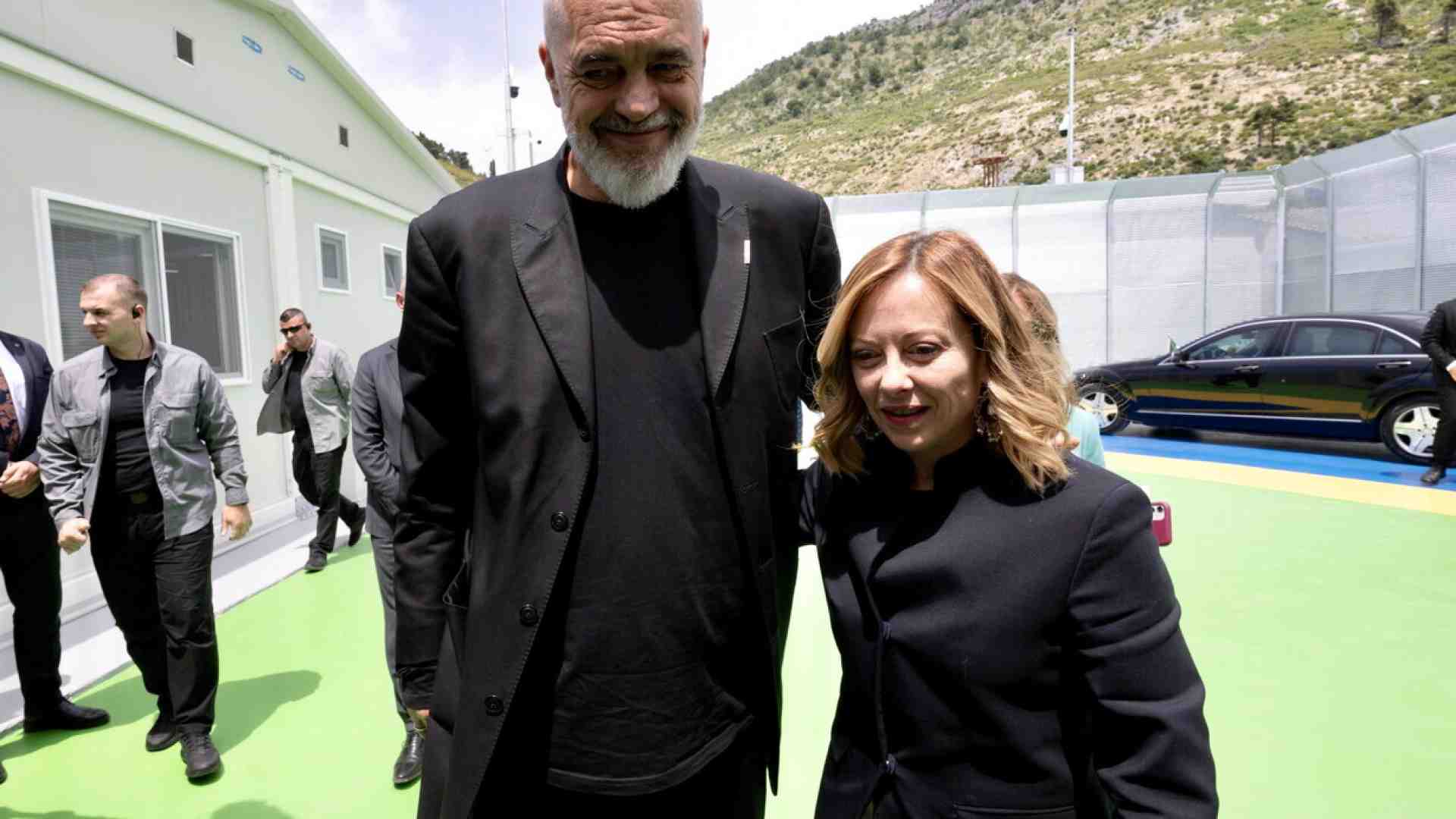 La corte di giustizia europea boccia la linea Meloni sui migranti in Albania e i paesi sicuri