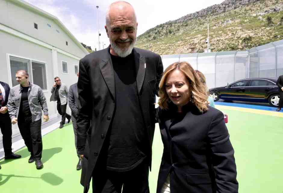La corte di giustizia europea boccia la linea Meloni sui migranti in Albania e i paesi sicuri