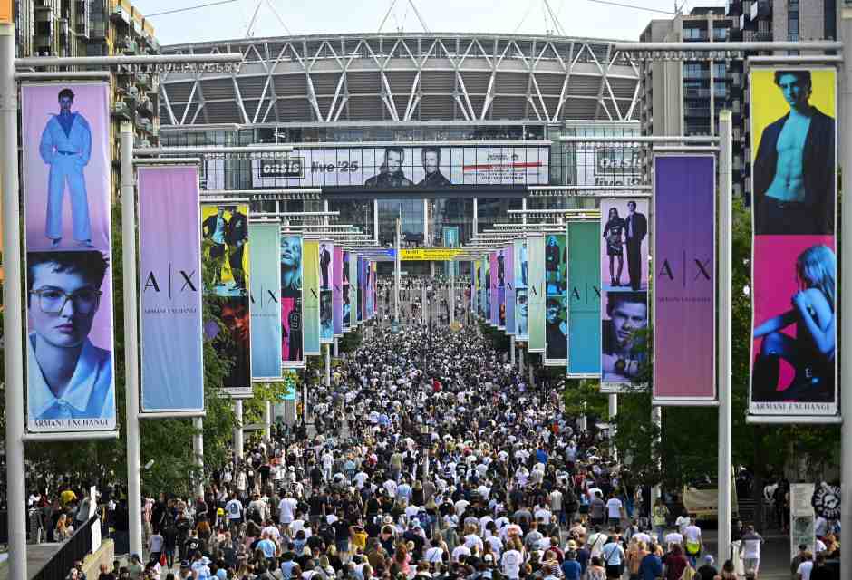 Oasis a Wembley, la resa dei conti milionaria dei fratelli coltelli Liam e Noel Gallagher
