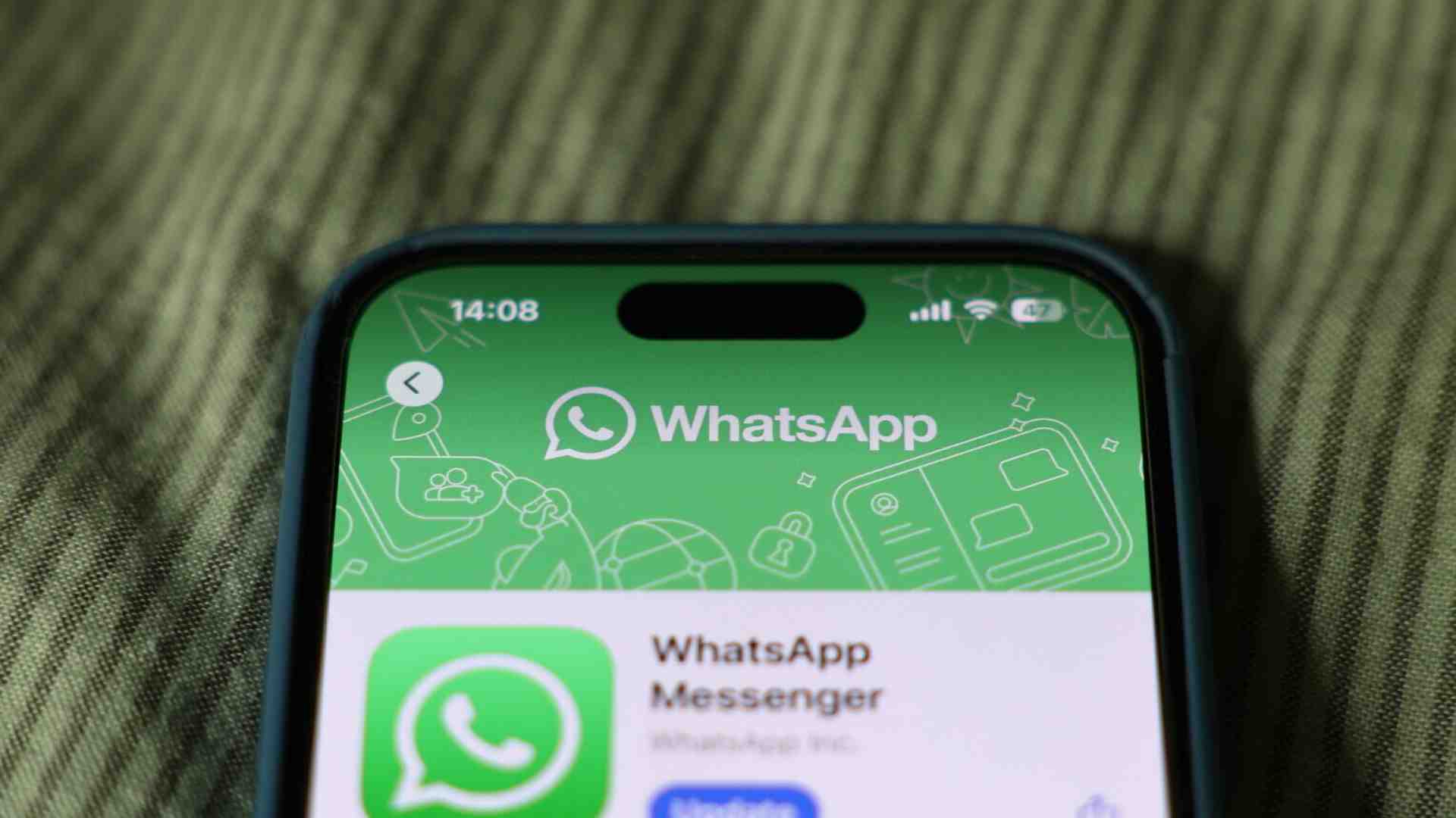 Whatsapp cede alla pubblicità e rompe con la sua filosofia originaria "no ads"