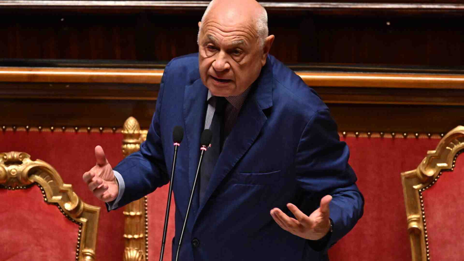 Almasri, arrivate alla Camera le carte di Nordio, Piantedosi e Mantovano: si chiede il processo