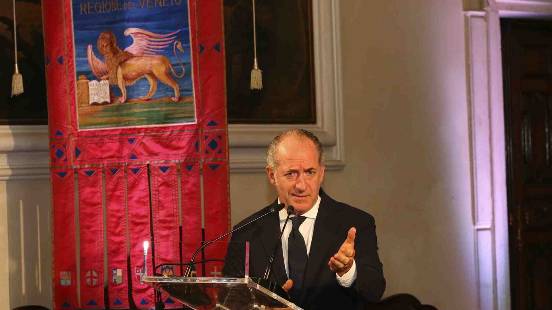 Zaia il Serenissimo, lancia Venezia città-stato contro lo "strabismo" di Roma. La "simpatia" di Marina Berlusconi