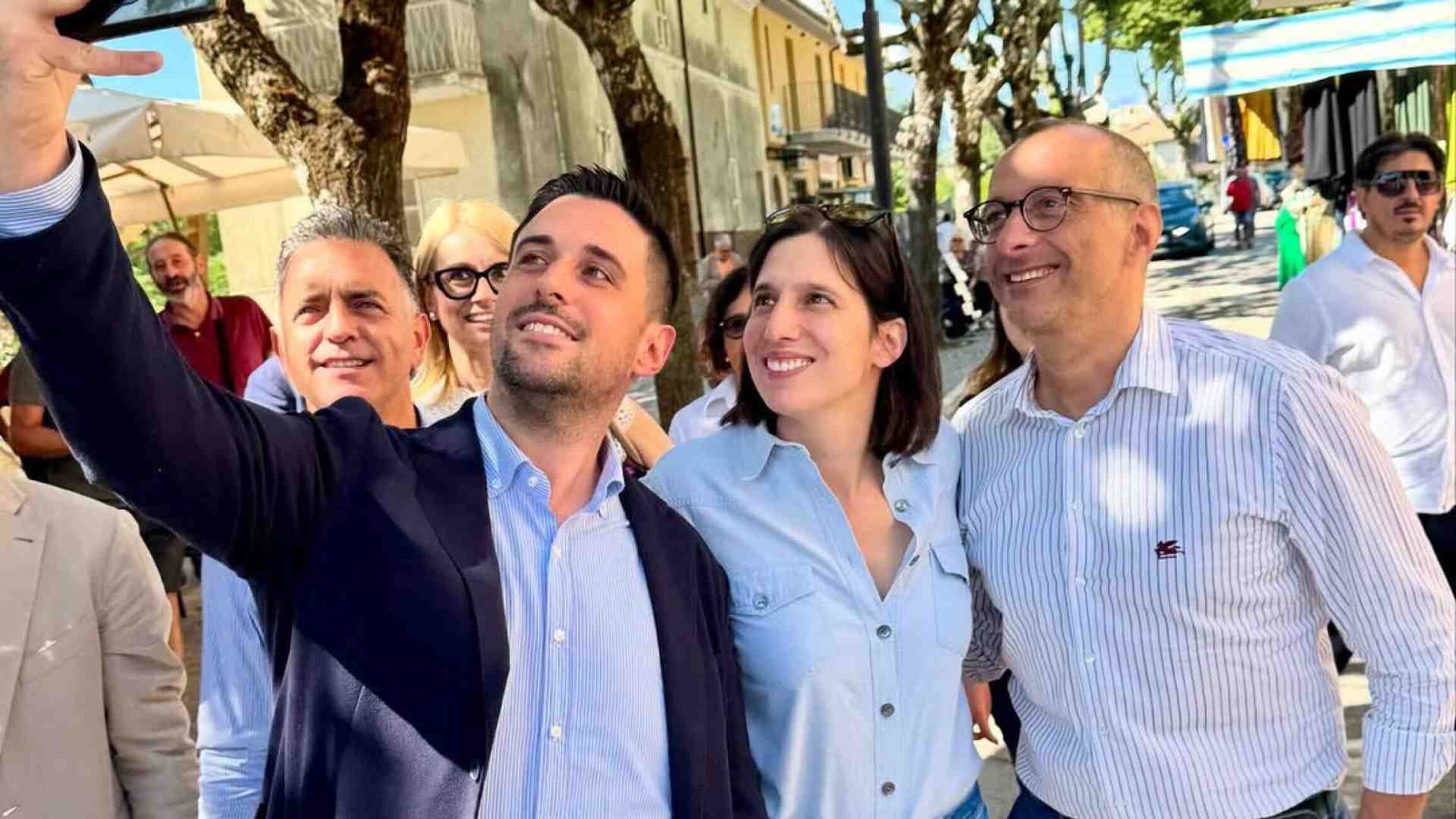 Mentre Meloni annucia la Zes nelle Marche, Ricci pensa di evitare la foto di Pesaro con i leader