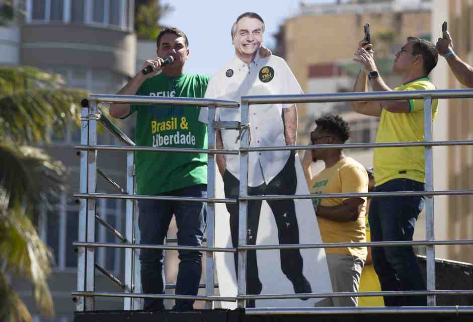 Bolsonaro ai domiciliari. Le proteste e la condanna della Casa Bianca