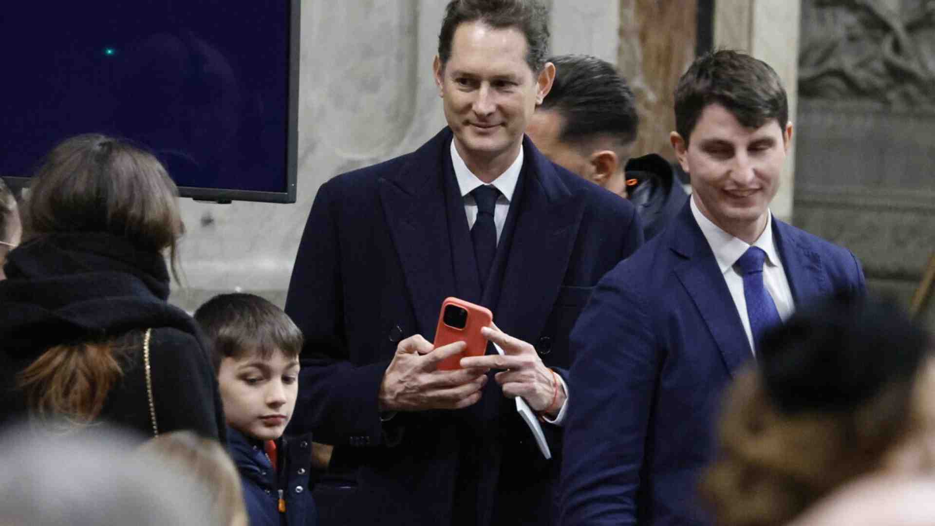 Exor vale 33 miliardi ma capitalizza la metà. La zavorra dell’auto e il tema del valore, non più della produzione