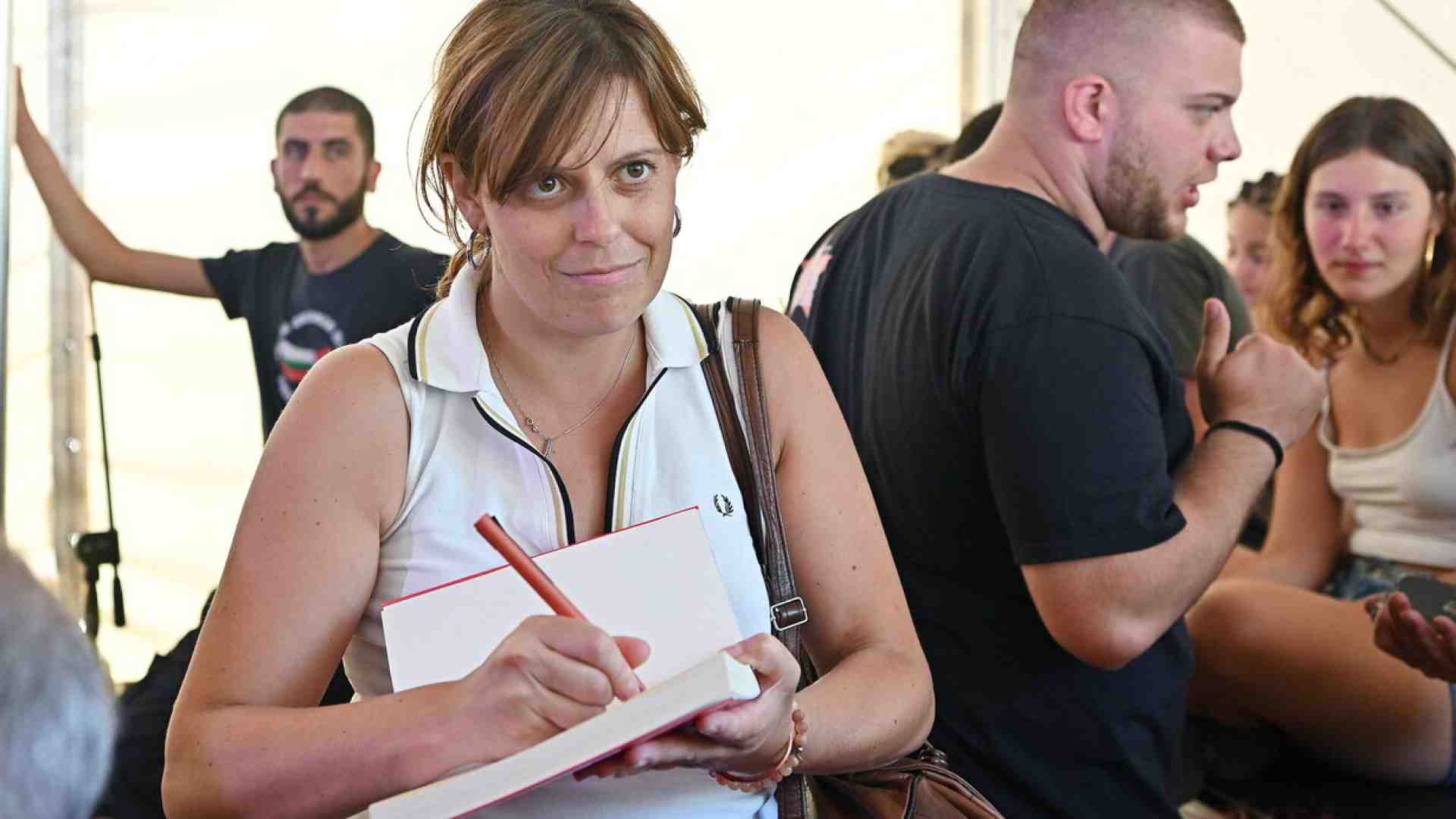 “La mia vicenda non c’entra nulla con quella dei ministri sul caso Almasri”. Parla Ilaria Salis