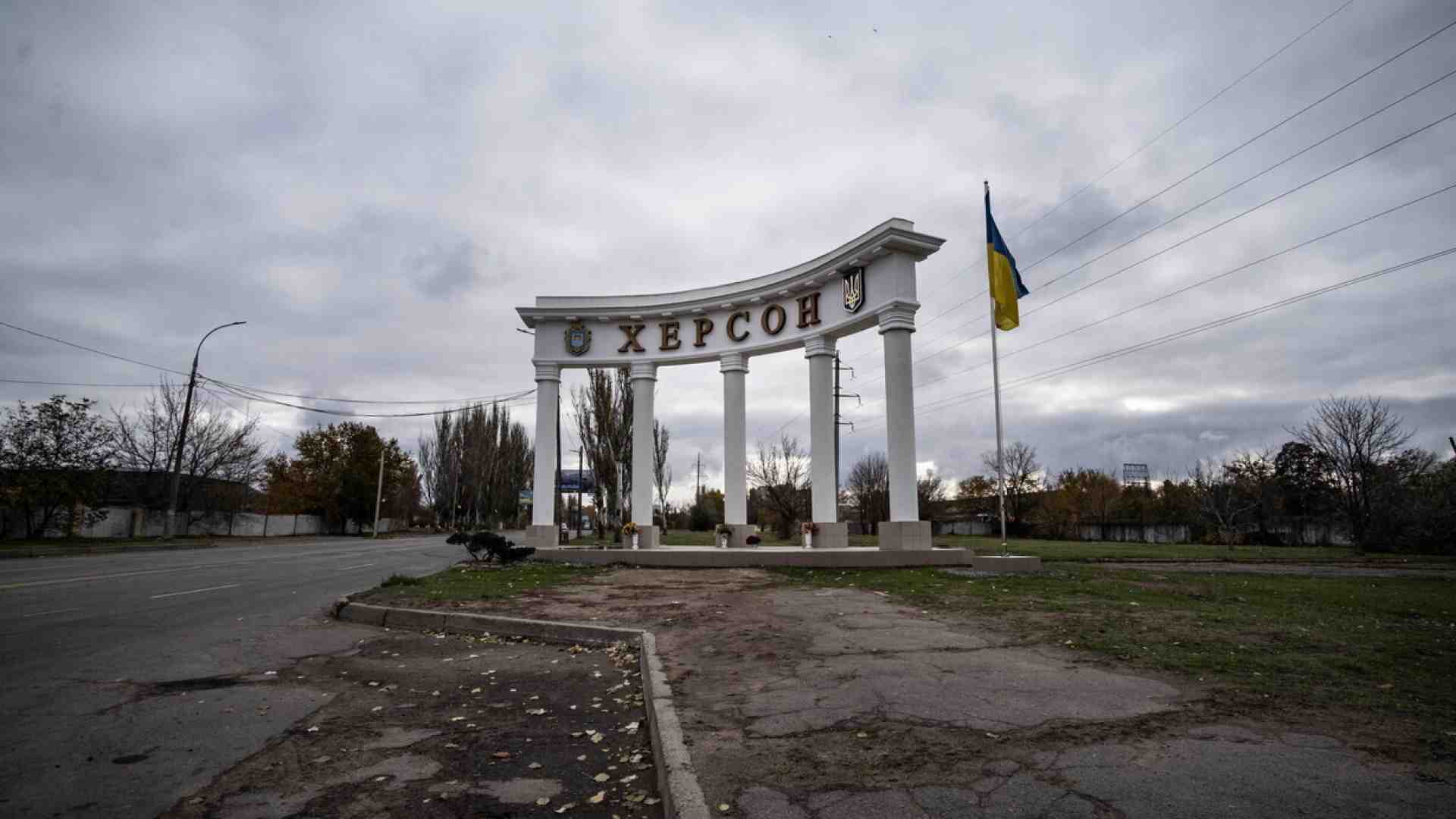 Mosca vuole la città. I droni, l’attacco al ponte e le bombe per allontanare i soldati di Kyiv
