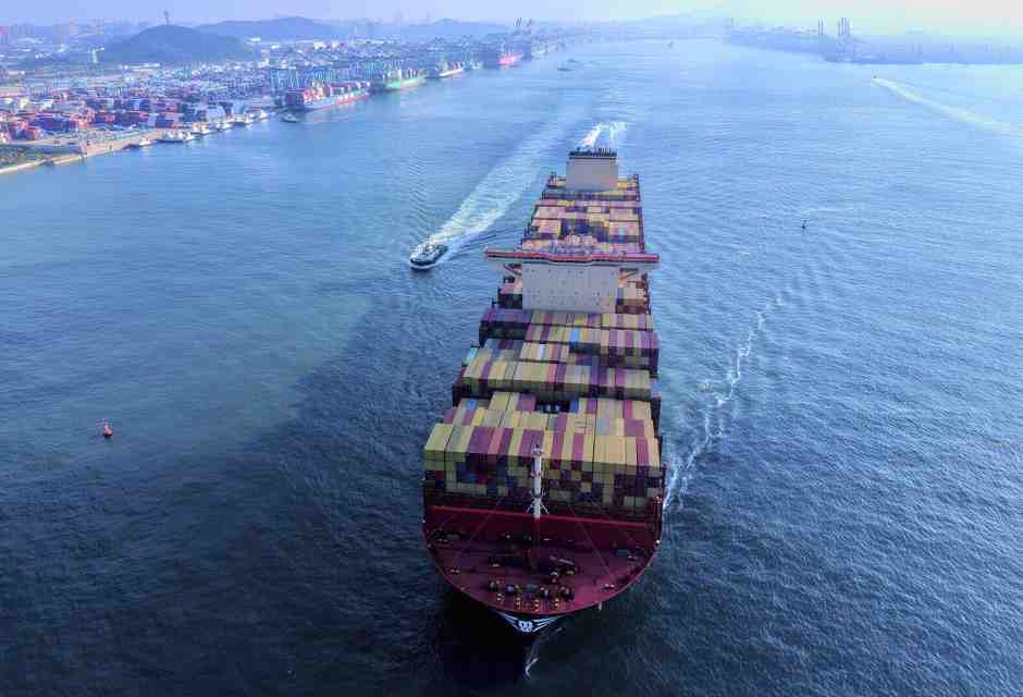 Entrano in vigore i dazi. Trump festeggia