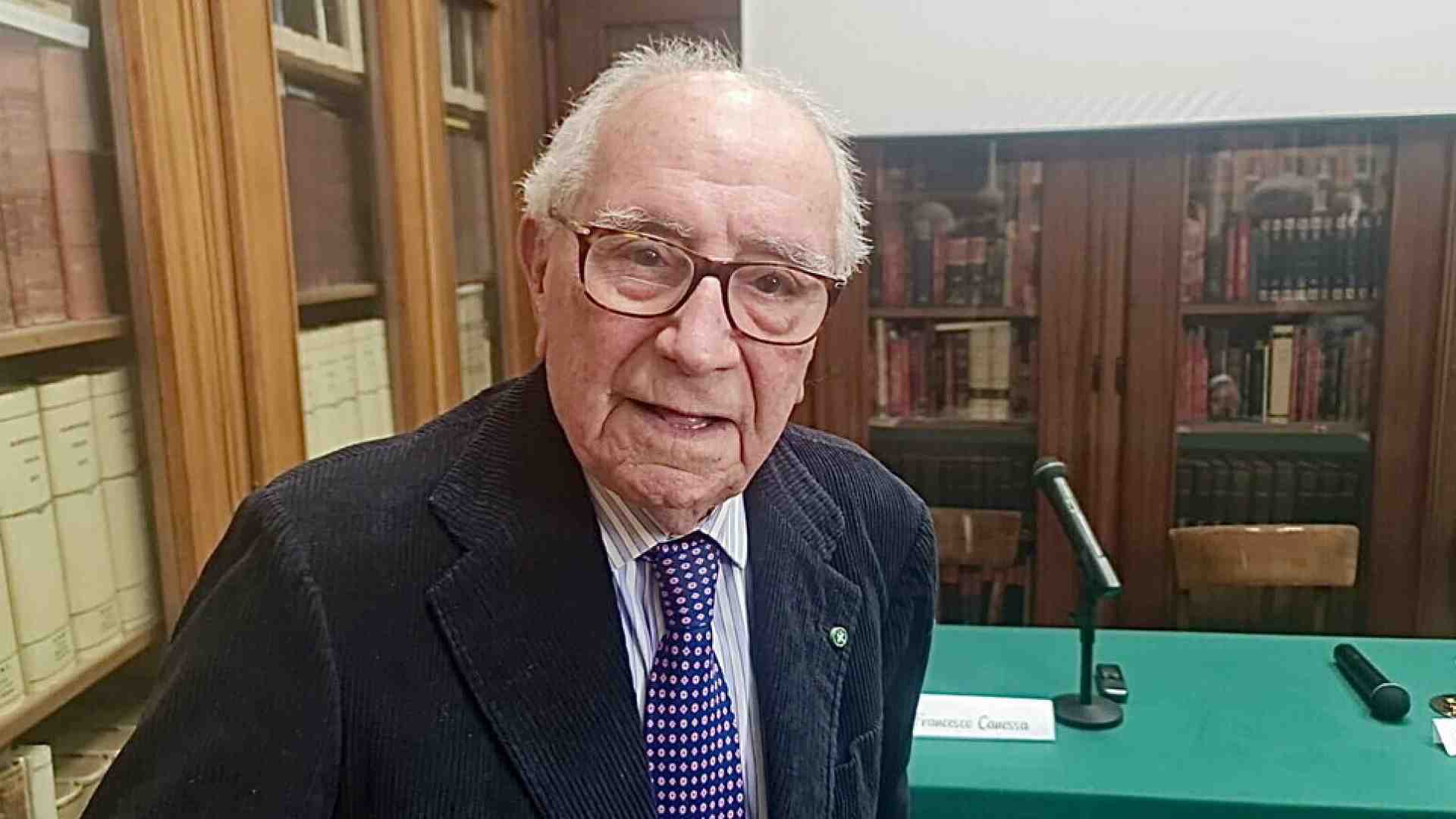 San Carlo inguaiato. Canessa, decano del teatro napoletano: “Basta con l’opera buffa dei dissidi politici”