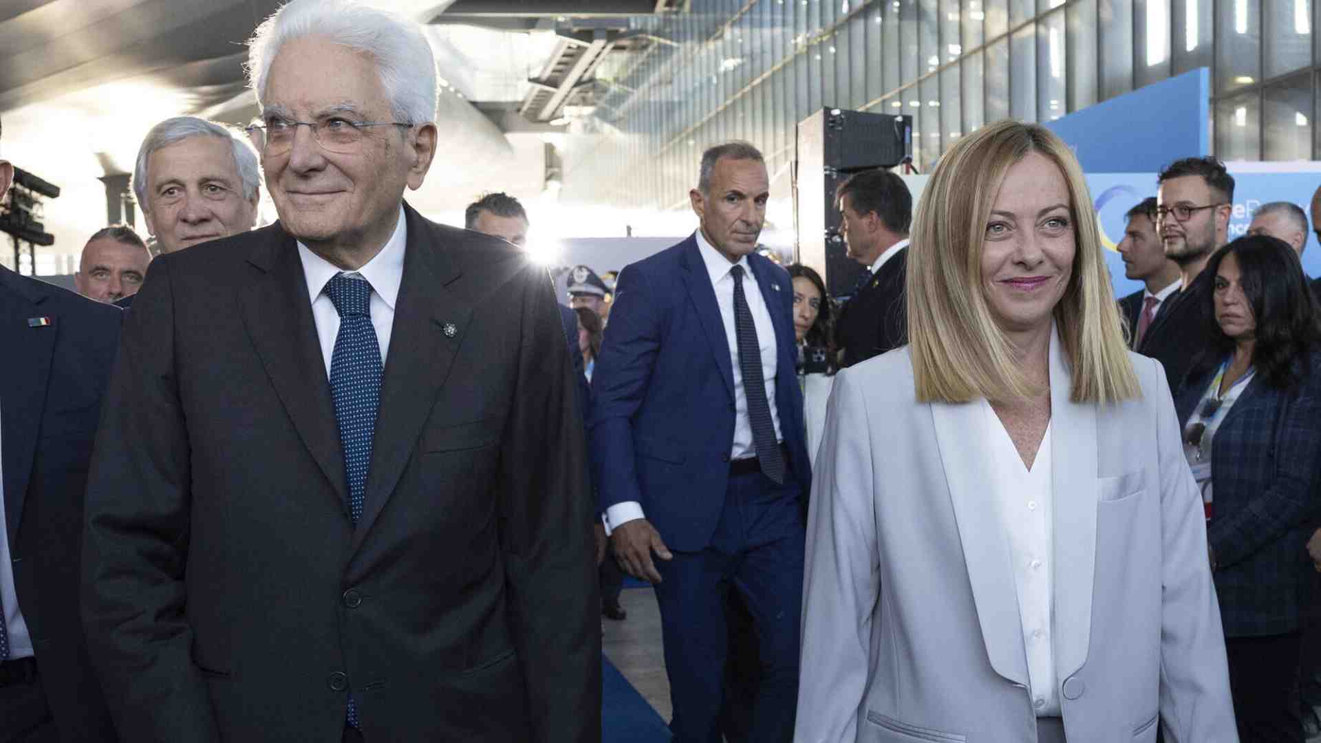 "Abbassate i toni", Mattarella e lo scontro fra Meloni e toghe. Per lo scudo a Bartolozzi c'è il precedente di Tanzi