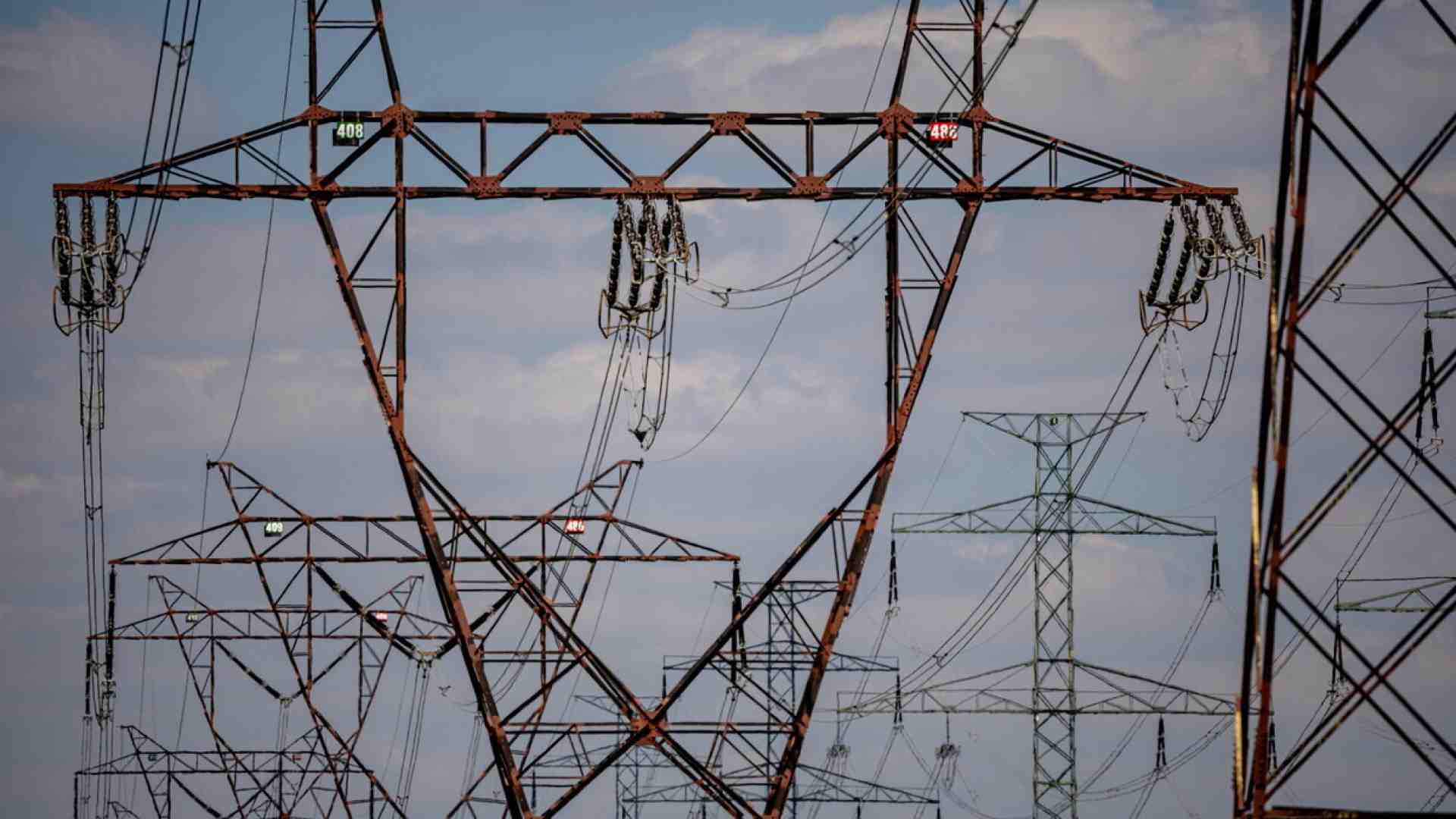 L’energia costa troppo alle imprese. Come cambiare registro