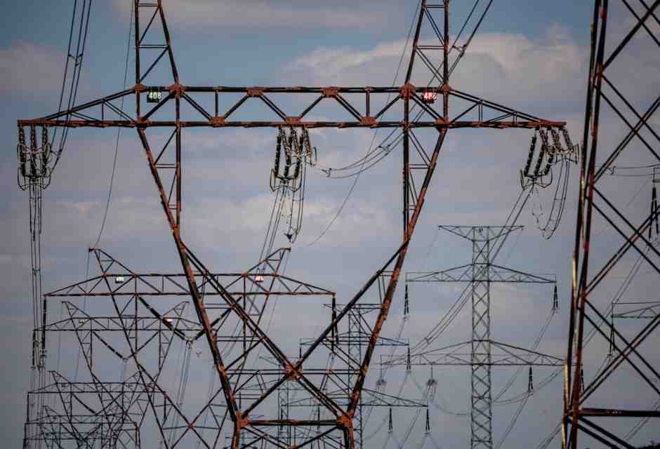 L’energia costa troppo alle imprese. Come cambiare registro