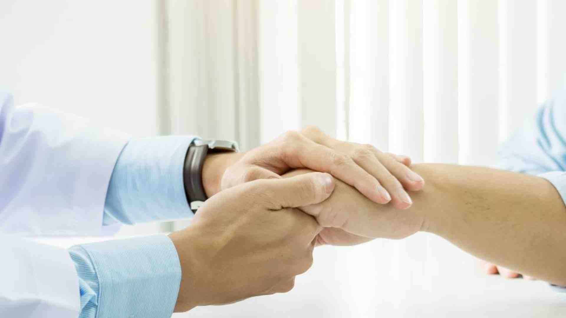 “Aiutare a morire”? Nel mistero della fine si decide chi vogliamo essere