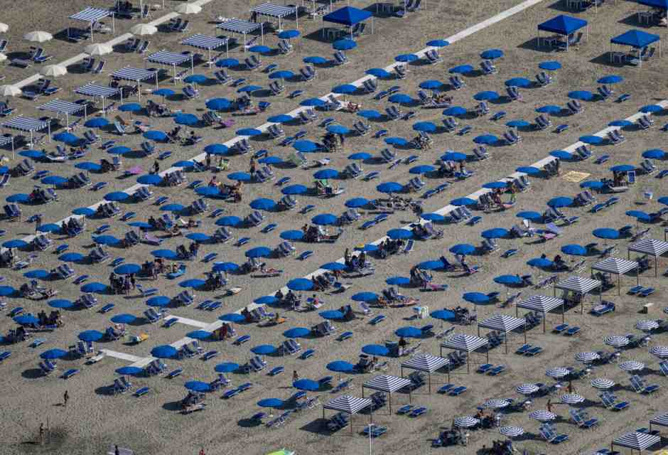 Gnassi (Pd): “Santanchè dove sei?”. L’ira di Meloni. La disfida dell’arenile