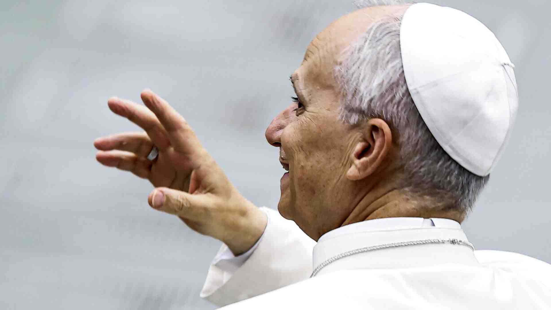 Il Papa liquida il Comitato guidato da padre Enzo Fortunato. È la prima mossa al governo della curia