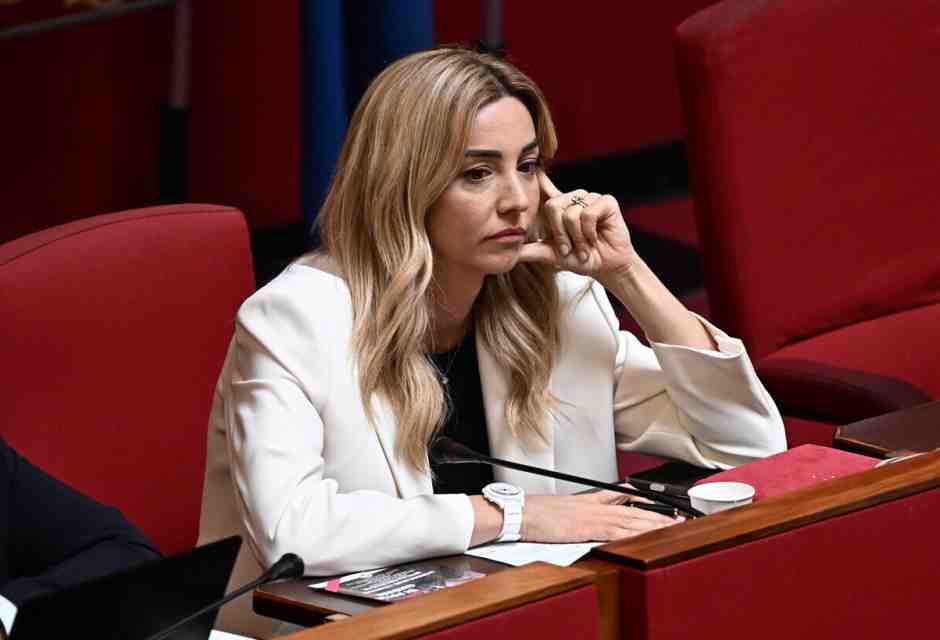 Gli scogli di Salis. Il no allo Skymetro, il traffico in tilt, “Stazzema come Gaza”: tutte le rogne della sindaca di Genova