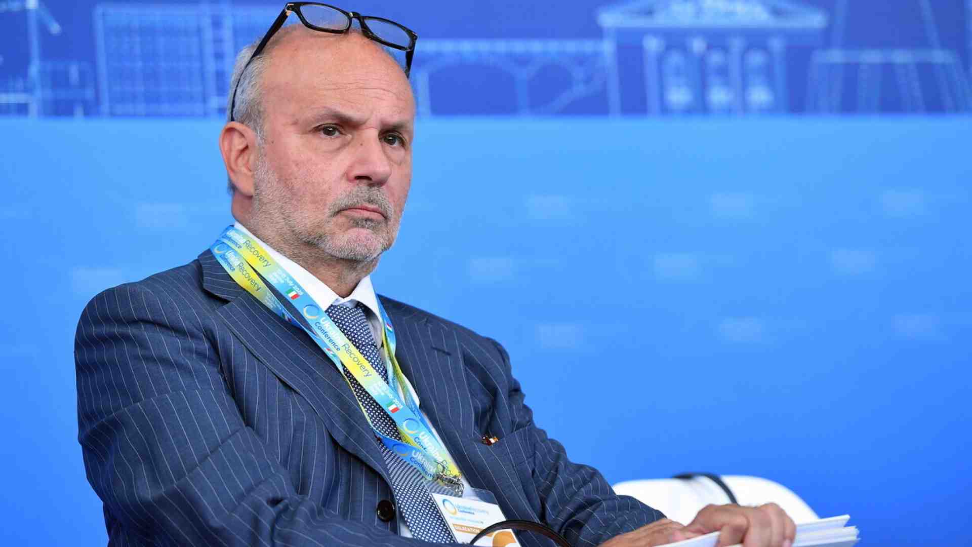 Il ministro Schillaci pronto alla revoca delle nomine no vax. “Sono con la scienza”