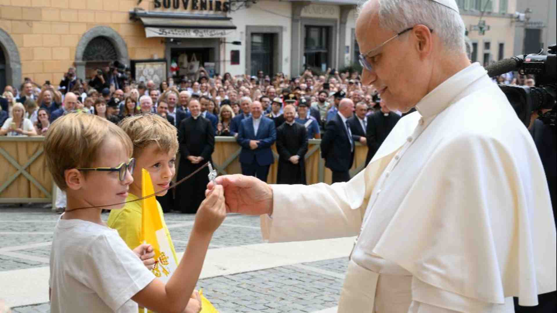 Il Papa: non rassegnarsi alla logica del conflitto e delle armi