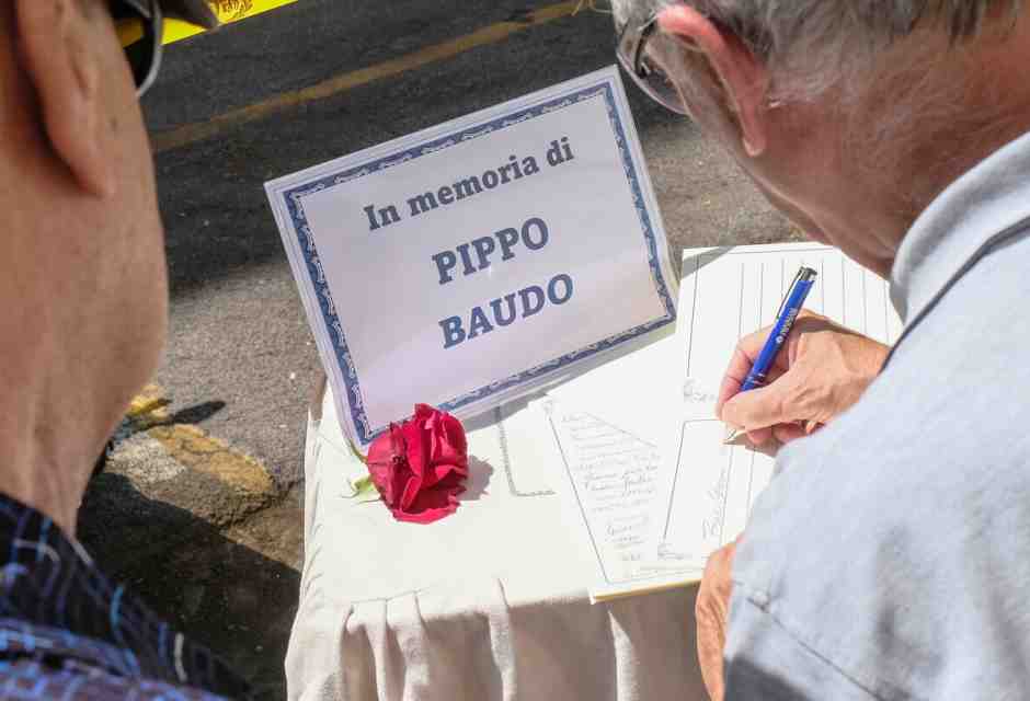 No, “pippobaudismo” non è tra le nuove parole del Cambridge Dictionary