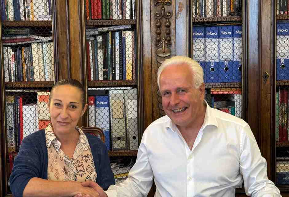 Siglato l'accordo tra Pd e M5s in Toscana: "Sì al reddito di cittadinanza regionale"