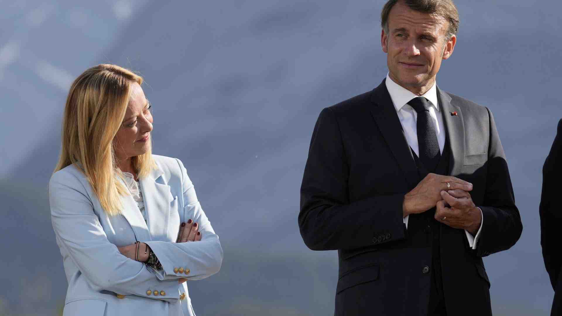 Una sintesi fra le proposte di Meloni e Macron per difendere l’Ucraina. Parla Merchet