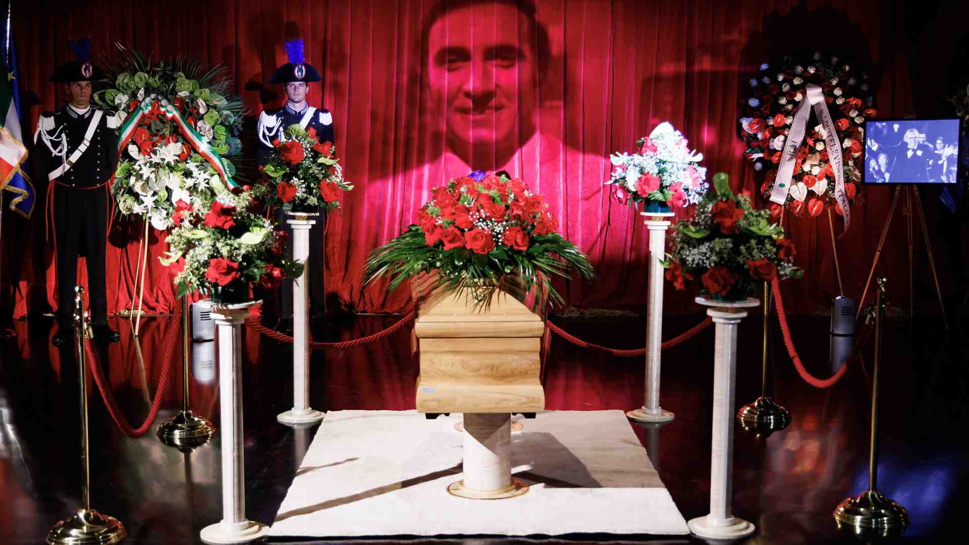 La commozione per Pippo Baudo e per i monumenti che crollano