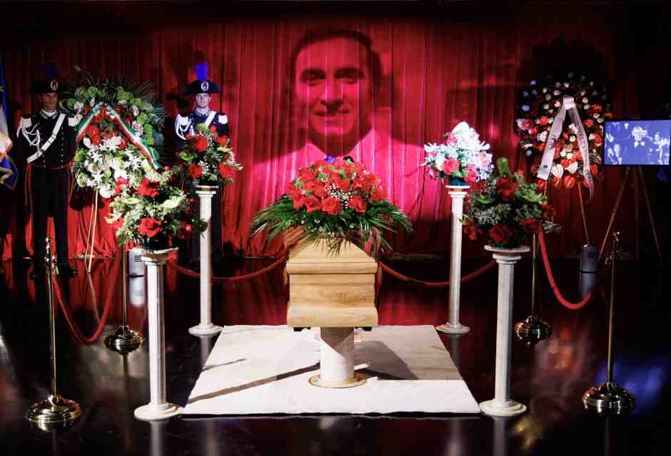 La commozione per Pippo Baudo e per i monumenti che crollano