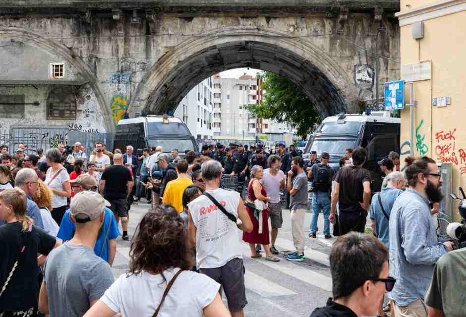 Sgombero del Leoncavallo: l'imbarazzo del Pd che in 14 anni non ha trovato una soluzione